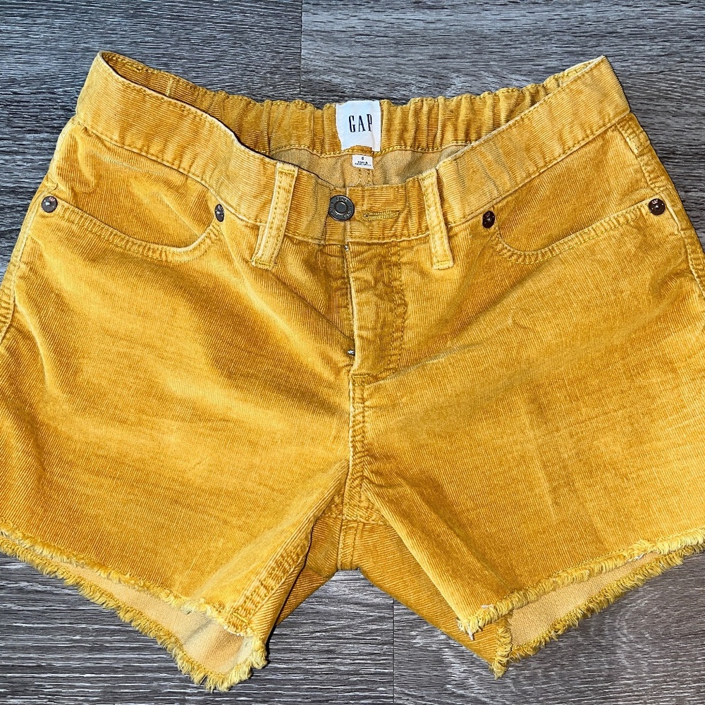 size 6 GAP jean shorts